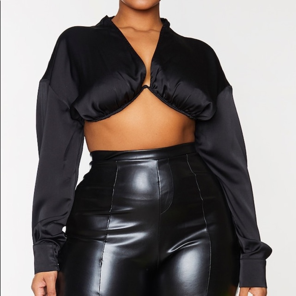 Plus Black Cup Detail Satin Long Sleeve Crop Top